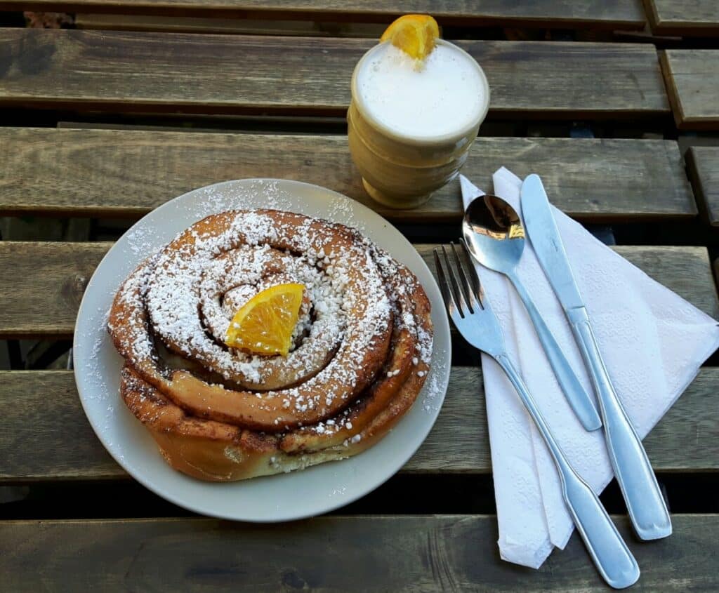 Kanelbulle bij Chokladkoppen Stockholm